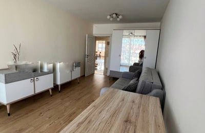 Location d’un appartement spacieux et lumineux de 3 pièces, 130 m², Varna, Bulgarie